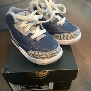 Georgetown Jordan 3’s